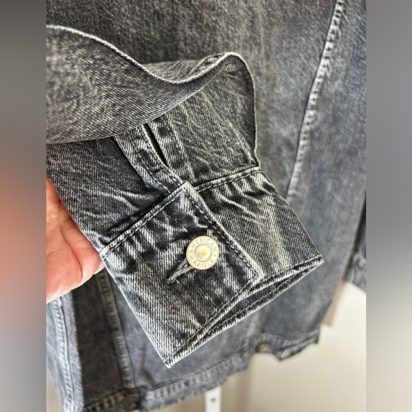 American Eagle Women's Oversized XS Black Acid Dark Wash Long Denim Jacket - Picture 8 of 9